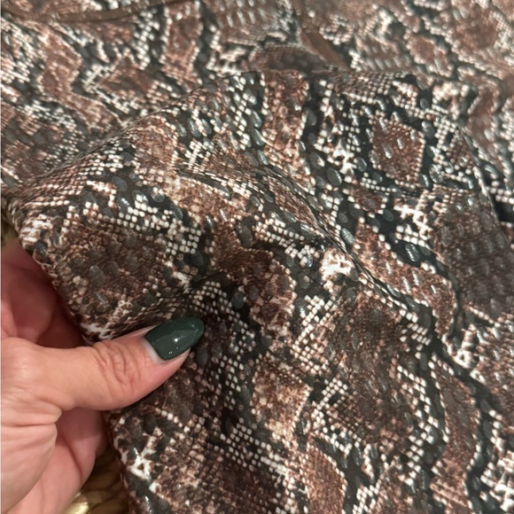 Carbon38 Snakeskin Leggings - Picture 4 of 5